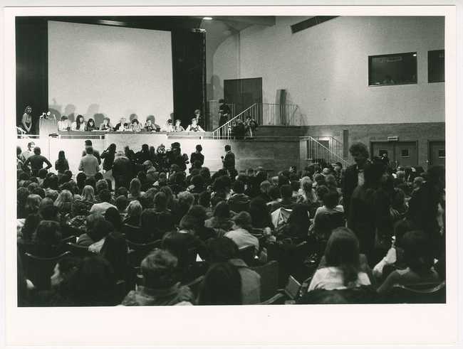 Ill. 1. Ouverture du TICF le 4 mars 1976. Photographie de Michele Alexander. Source : The New School, New York City.